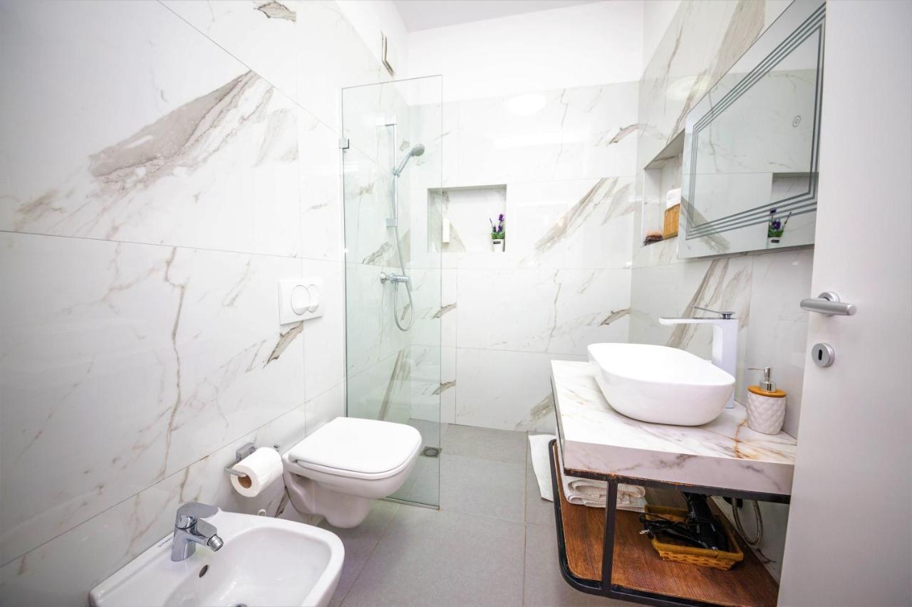 Green Terrace Apartment 4 ティラナ エクステリア 写真